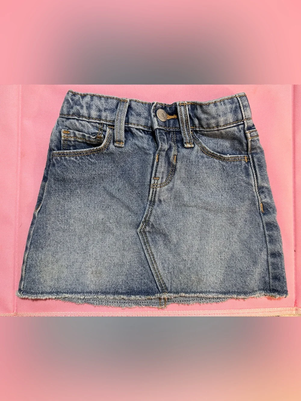 Classic Old Navy denim skirt in toddler size 2T.